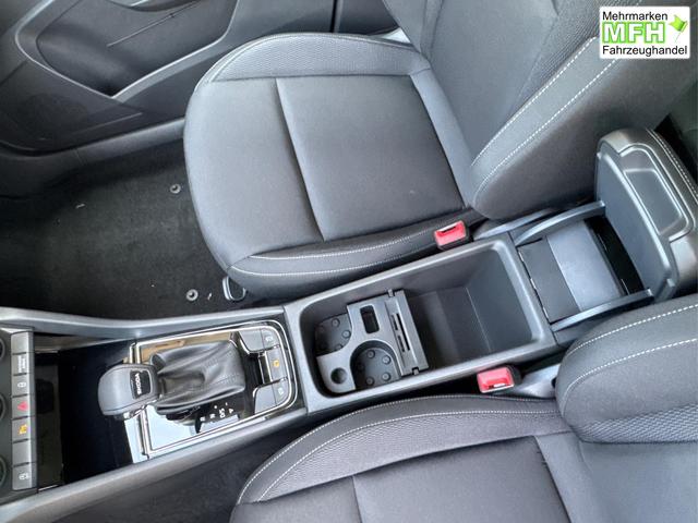 Skoda / Karoq / Silber / / / AHK+el.HECKKLAPPE+KAMERA+PDC+ACC, Bei den verwendeten Bildern kann es sich um Beispielbilder handeln, ggf. teilweise mit Sonderausstattung.
