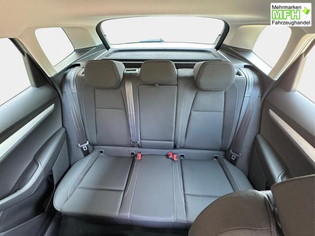 Skoda / Karoq / Silber / / / AHK+el.HECKKLAPPE+KAMERA+PDC+ACC, Bei den verwendeten Bildern kann es sich um Beispielbilder handeln, ggf. teilweise mit Sonderausstattung.