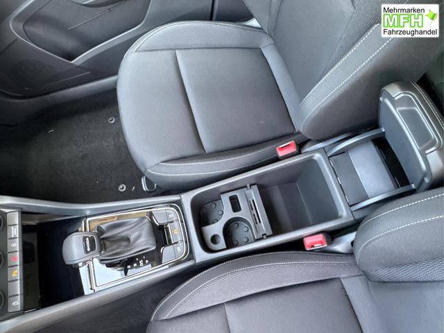 Skoda / Karoq / Silber / / / AHK+el.HECKKLAPPE+KAMERA+PDC+ACC, Bei den verwendeten Bildern kann es sich um Beispielbilder handeln, ggf. teilweise mit Sonderausstattung.