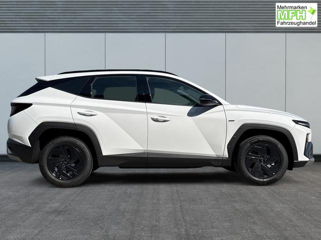 Hyundai / TUCSON / Wei&szlig; / / / Hybrid NAVI+KAMERA+SHZ+LED+TEMPOMAT+17 ALU+PDC, Bei den verwendeten Bildern kann es sich um Beispielbilder handeln, ggf. teilweise mit Sonderausstattung.