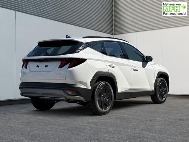Hyundai / TUCSON / Wei&szlig; / / / Hybrid NAVI+KAMERA+SHZ+LED+TEMPOMAT+17 ALU+PDC, Bei den verwendeten Bildern kann es sich um Beispielbilder handeln, ggf. teilweise mit Sonderausstattung.