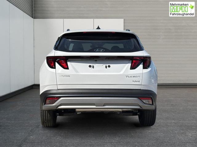 Hyundai / TUCSON / Wei&szlig; / / / Hybrid NAVI+KAMERA+SHZ+LED+TEMPOMAT+17 ALU+PDC, Bei den verwendeten Bildern kann es sich um Beispielbilder handeln, ggf. teilweise mit Sonderausstattung.