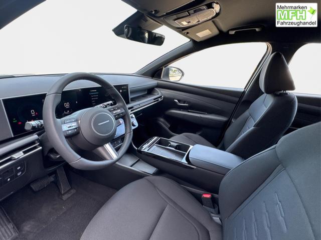 Hyundai / TUCSON / Wei&szlig; / / / Hybrid NAVI+KAMERA+SHZ+LED+TEMPOMAT+17 ALU+PDC, Bei den verwendeten Bildern kann es sich um Beispielbilder handeln, ggf. teilweise mit Sonderausstattung.