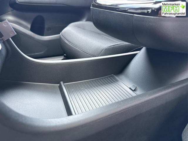Hyundai / TUCSON / Wei&szlig; / / / Hybrid NAVI+KAMERA+SHZ+LED+TEMPOMAT+17 ALU+PDC, Bei den verwendeten Bildern kann es sich um Beispielbilder handeln, ggf. teilweise mit Sonderausstattung.