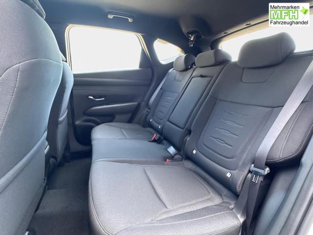 Hyundai / TUCSON / Wei&szlig; / / / Hybrid NAVI+KAMERA+SHZ+LED+TEMPOMAT+17 ALU+PDC, Bei den verwendeten Bildern kann es sich um Beispielbilder handeln, ggf. teilweise mit Sonderausstattung.