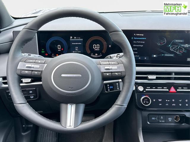 Hyundai / TUCSON / Wei&szlig; / / / Hybrid NAVI+KAMERA+SHZ+LED+TEMPOMAT+17 ALU+PDC, Bei den verwendeten Bildern kann es sich um Beispielbilder handeln, ggf. teilweise mit Sonderausstattung.