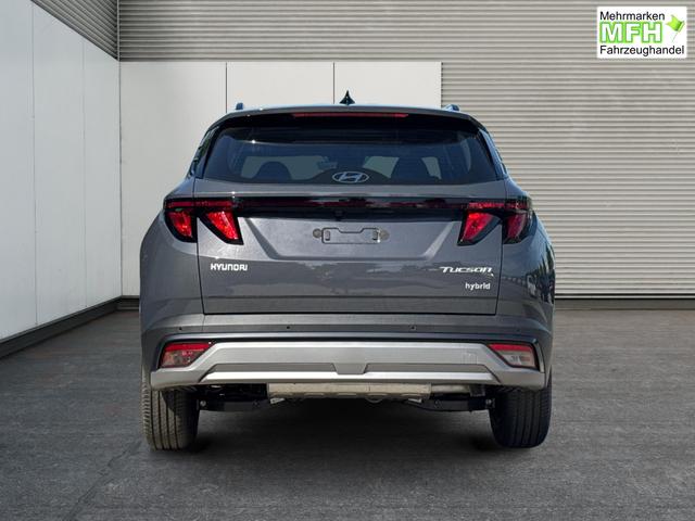 Hyundai / TUCSON / Grau / / / Hybrid NAVI+KAMERA+SHZ+LED+TEMPOMAT+17 ALU+PDC, Bei den verwendeten Bildern kann es sich um Beispielbilder handeln, ggf. teilweise mit Sonderausstattung.