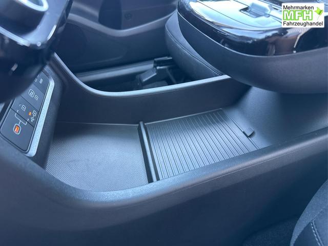 Hyundai / TUCSON / Grau / / / Hybrid NAVI+KAMERA+SHZ+LED+TEMPOMAT+17 ALU+PDC, Bei den verwendeten Bildern kann es sich um Beispielbilder handeln, ggf. teilweise mit Sonderausstattung.