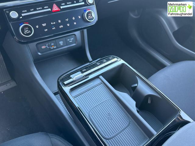 Hyundai / TUCSON / Grau / / / Hybrid NAVI+KAMERA+SHZ+LED+TEMPOMAT+17 ALU+PDC, Bei den verwendeten Bildern kann es sich um Beispielbilder handeln, ggf. teilweise mit Sonderausstattung.