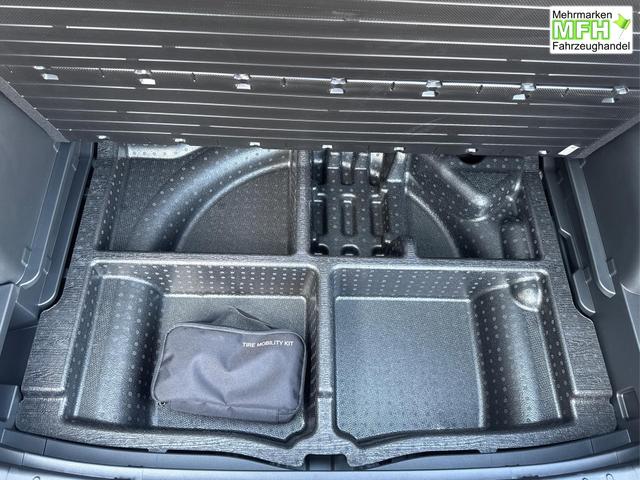 Hyundai / TUCSON / Grau / / / Hybrid NAVI+KAMERA+SHZ+LED+TEMPOMAT+17 ALU+PDC, Bei den verwendeten Bildern kann es sich um Beispielbilder handeln, ggf. teilweise mit Sonderausstattung.
