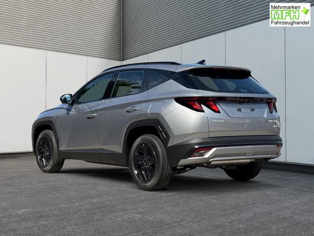 Hyundai / TUCSON / Silber / / / Hybrid NAVI+KAMERA+SHZ+LED+TEMPOMAT+17 ALU+PDC, Bei den verwendeten Bildern kann es sich um Beispielbilder handeln, ggf. teilweise mit Sonderausstattung.