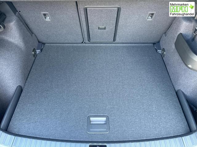 Skoda / Karoq / / / / AHK+el.HECKKLAPPE+KAMERA+PDC+ACC, Bei den verwendeten Bildern kann es sich um Beispielbilder handeln, ggf. teilweise mit Sonderausstattung.