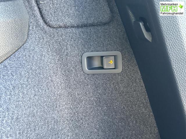 Skoda / Karoq / / / / AHK+el.HECKKLAPPE+KAMERA+PDC+ACC, Bei den verwendeten Bildern kann es sich um Beispielbilder handeln, ggf. teilweise mit Sonderausstattung.