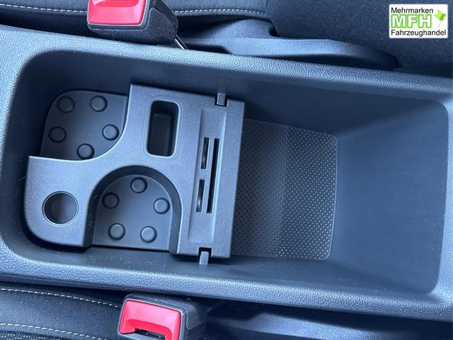 Skoda / Karoq / / / / AHK+el.HECKKLAPPE+KAMERA+PDC+ACC, Bei den verwendeten Bildern kann es sich um Beispielbilder handeln, ggf. teilweise mit Sonderausstattung.