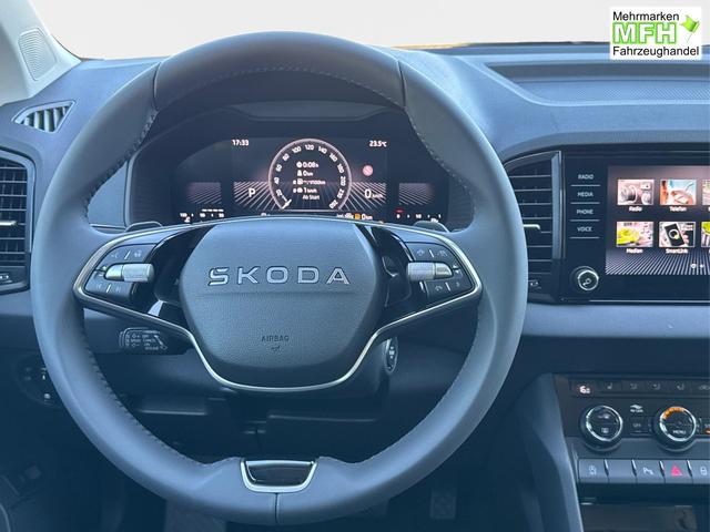 Skoda / Karoq / / / / AHK+el.HECKKLAPPE+KAMERA+PDC+ACC, Bei den verwendeten Bildern kann es sich um Beispielbilder handeln, ggf. teilweise mit Sonderausstattung.