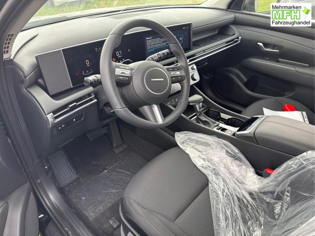 Hyundai / TUCSON / Schwarz / / / NAVI+KAMERA+SHZ+LED+TEMPOMAT+17 ALU+PDC, Bei den verwendeten Bildern kann es sich um Beispielbilder handeln, ggf. teilweise mit Sonderausstattung.
