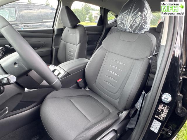 Hyundai / TUCSON / Schwarz / / / NAVI+KAMERA+SHZ+LED+TEMPOMAT+17 ALU+PDC, Bei den verwendeten Bildern kann es sich um Beispielbilder handeln, ggf. teilweise mit Sonderausstattung.