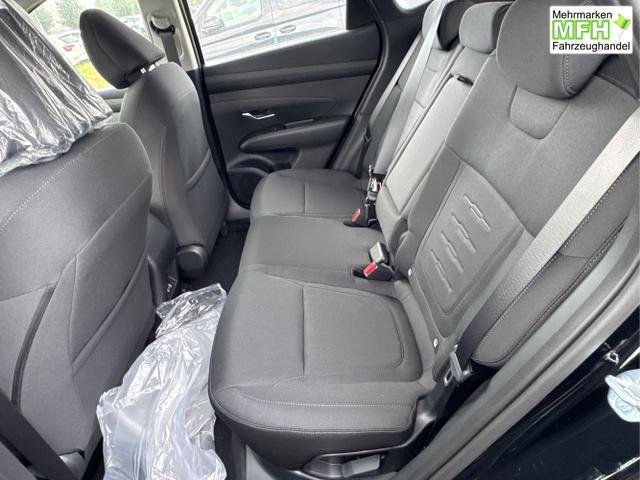 Hyundai / TUCSON / Schwarz / / / NAVI+KAMERA+SHZ+LED+TEMPOMAT+17 ALU+PDC, Bei den verwendeten Bildern kann es sich um Beispielbilder handeln, ggf. teilweise mit Sonderausstattung.
