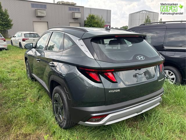 Hyundai / TUCSON / Gr&uuml;n / / / NAVI+KAMERA+SHZ+LED+TEMPOMAT+17 ALU+PDC, Bei den verwendeten Bildern kann es sich um Beispielbilder handeln, ggf. teilweise mit Sonderausstattung.