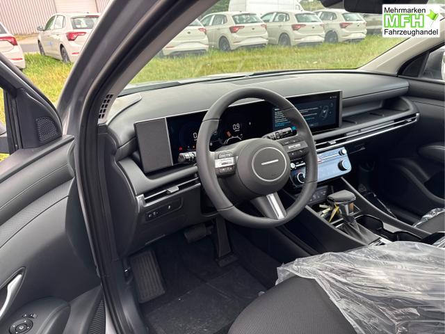 Hyundai / TUCSON / Silber / / / NAVI+KAMERA+SHZ+LED+TEMPOMAT+17 ALU+PDC, Bei den verwendeten Bildern kann es sich um Beispielbilder handeln, ggf. teilweise mit Sonderausstattung.