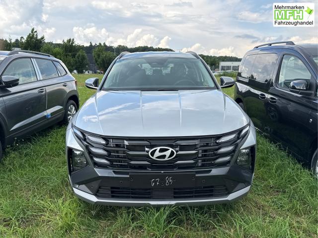 Hyundai / TUCSON / Silber / / / NAVI+KAMERA+SHZ+LED+TEMPOMAT+17 ALU+PDC, Bei den verwendeten Bildern kann es sich um Beispielbilder handeln, ggf. teilweise mit Sonderausstattung.