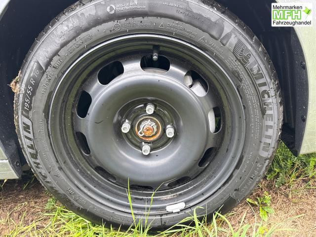 Peugeot / 208 / Grau / / / MAN6+SHZ+LED+PDC+TEMPOMAT, Bei den verwendeten Bildern kann es sich um Beispielbilder handeln, ggf. teilweise mit Sonderausstattung.