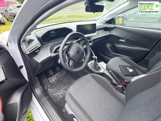 Peugeot / 208 / Wei&szlig; / / / MAN6+SHZ+LED+PDC+TEMPOMAT, Bei den verwendeten Bildern kann es sich um Beispielbilder handeln, ggf. teilweise mit Sonderausstattung.