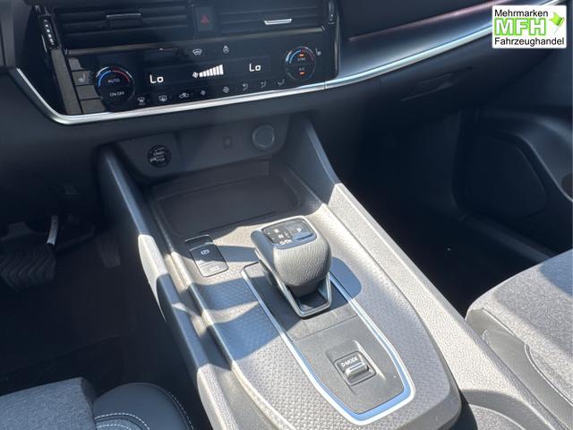 Nissan / Qashqai / Silber / / / KAMERA+ACC+PDC+EL.HECKKL.+SHZ+LED , Bei den verwendeten Bildern kann es sich um Beispielbilder handeln, ggf. teilweise mit Sonderausstattung.