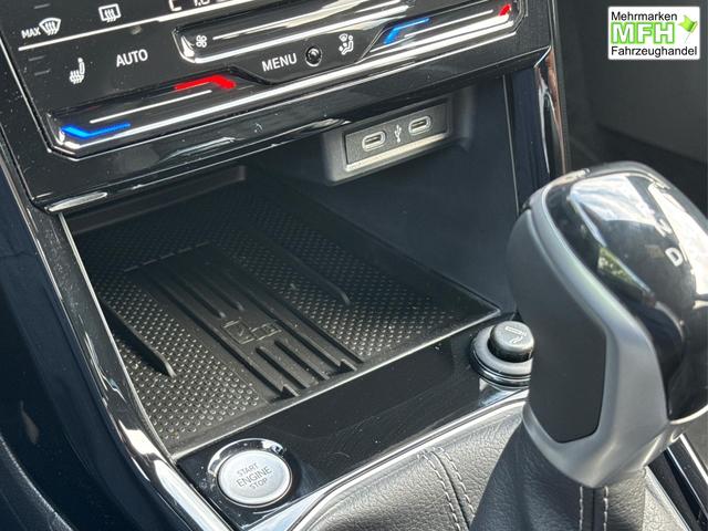 Volkswagen / T-Cross / Silber / / / MATRIX+SHZ+KAMERA+ACC+18'' ALU+KESSY+APP