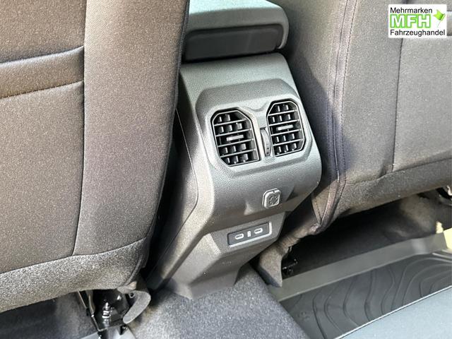 Dacia / Bigster / Schwarz / / / PANO+NAVI+ARKAMYS+KAMERA+SHZ+LED+18 ALU, Bei den verwendeten Bildern kann es sich um Beispielbilder handeln, ggf. teilweise mit Sonderausstattung.