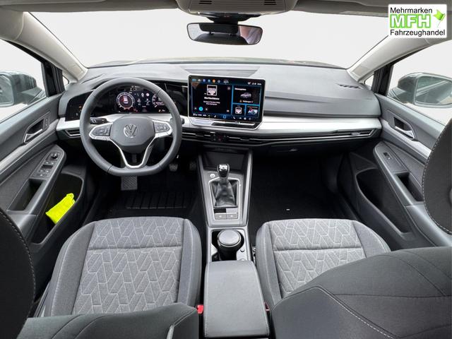 Volkswagen / Golf / Schwarz / / / ACC+SHZ+KLIMA+KAMERA+APP CONNECT+LED+17 ALU