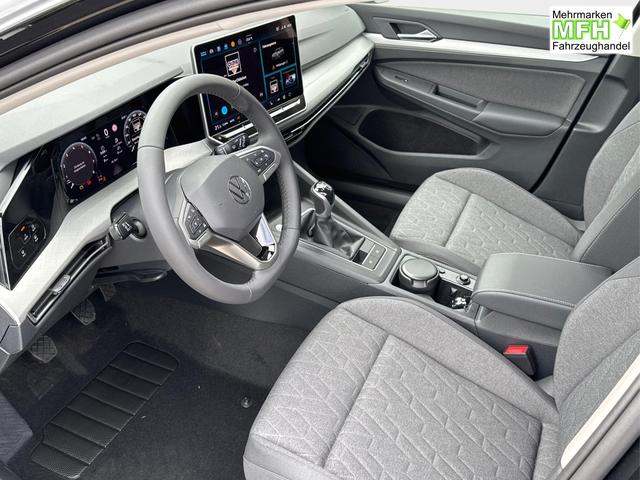 Volkswagen / Golf / Schwarz / / / ACC+SHZ+KLIMA+KAMERA+APP CONNECT+LED+17 ALU