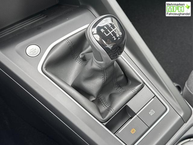 Volkswagen / Golf / Schwarz / / / ACC+SHZ+KLIMA+KAMERA+APP CONNECT+LED+17 ALU