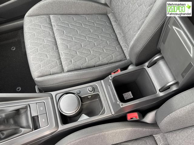 Volkswagen / Golf / Grau / / / ACC+SHZ+KLIMA+KAMERA+APP CONNECT+LED+17 ALU