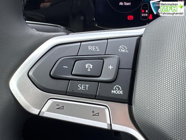 Volkswagen / Golf / Grau / / / ACC+SHZ+KLIMA+KAMERA+APP CONNECT+LED+17 ALU