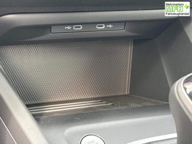 Volkswagen / Golf / Grau / / / ACC+SHZ+KLIMA+KAMERA+APP CONNECT+LED+17 ALU