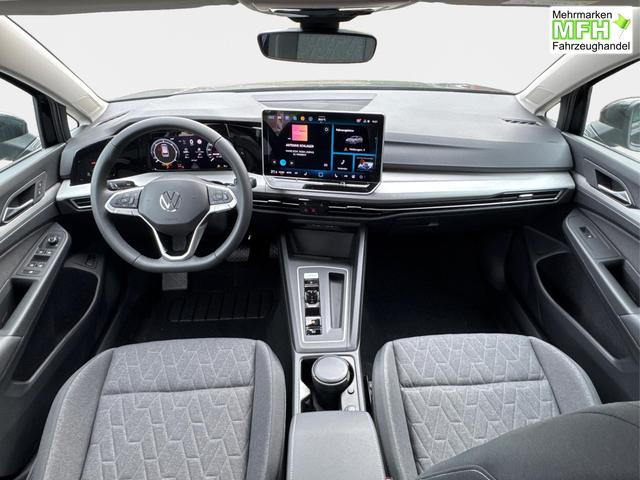 Volkswagen / Golf Variant / Schwarz / / / AHK+ACC+eHK+KAMERA+SHZ+KLIMA+LED+17 ALU