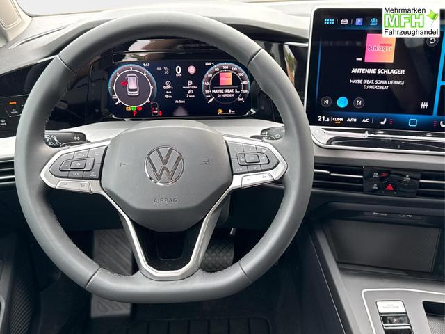Volkswagen / Golf Variant / Schwarz / / / AHK+ACC+eHK+KAMERA+SHZ+KLIMA+LED+17 ALU