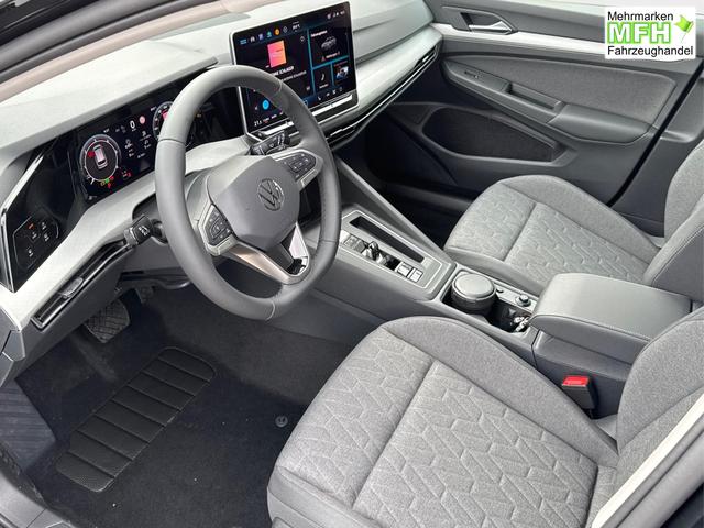 Volkswagen / Golf Variant / Schwarz / / / AHK+ACC+eHK+KAMERA+SHZ+KLIMA+LED+17 ALU