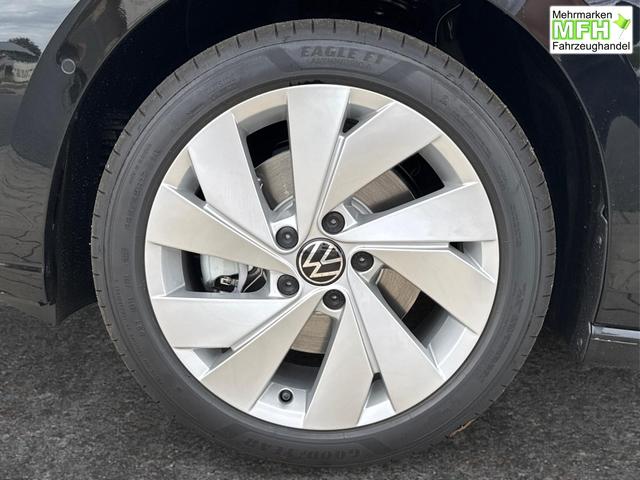 Volkswagen / Golf Variant / Schwarz / / / AHK+ACC+eHK+KAMERA+SHZ+KLIMA+LED+17 ALU