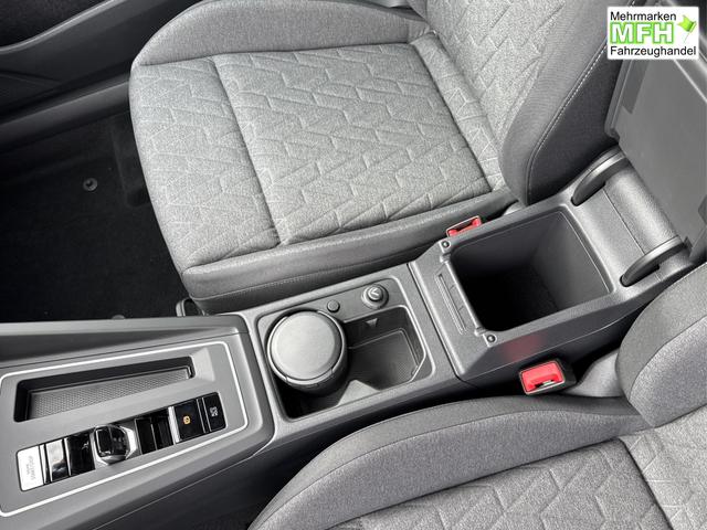 Volkswagen / Golf Variant / Schwarz / / / AHK+ACC+eHK+KAMERA+SHZ+KLIMA+LED+17 ALU