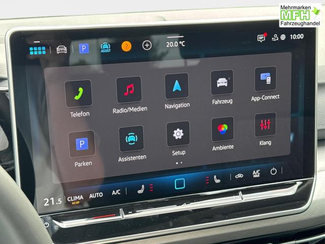 Volkswagen / Golf Variant / Schwarz / / / AHK+ACC+eHK+KAMERA+SHZ+KLIMA+LED+17 ALU
