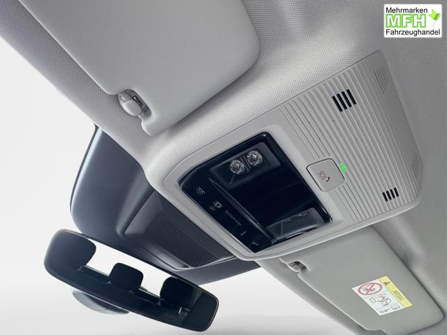 Volkswagen / Golf Variant / Schwarz / / / AHK+ACC+eHK+KAMERA+SHZ+KLIMA+LED+17 ALU