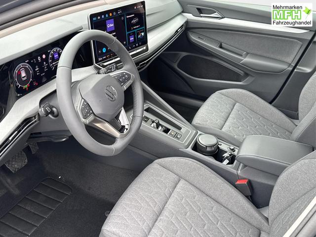 Volkswagen / Golf Variant / Grau / / / AHK+ACC+eHK+KAMERA+SHZ+KLIMA+LED+17 ALU