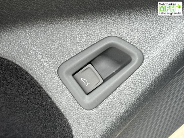 Volkswagen / Golf Variant / Grau / / / AHK+ACC+eHK+KAMERA+SHZ+KLIMA+LED+17 ALU