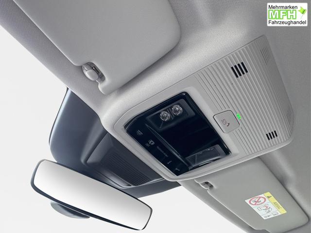 Volkswagen / Golf Variant / Schwarz / / / AHK+ACC+eHK+KAMERA+SHZ+KLIMA+LED+17 ALU