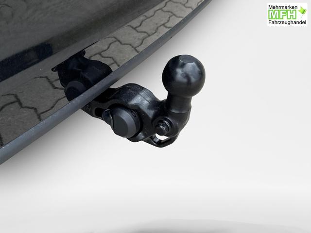 Volkswagen / Golf Variant / Schwarz / / / AHK+ACC+eHK+KAMERA+SHZ+KLIMA+LED+17 ALU