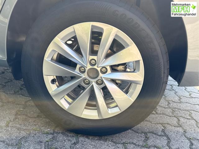 Skoda / Kamiq / Silber / / / SHZ+KAMERA+SMARTLINK+PDC+LED+16 ALU, Bei den verwendeten Bildern kann es sich um Beispielbilder handeln, ggf. teilweise mit Sonderausstattung.