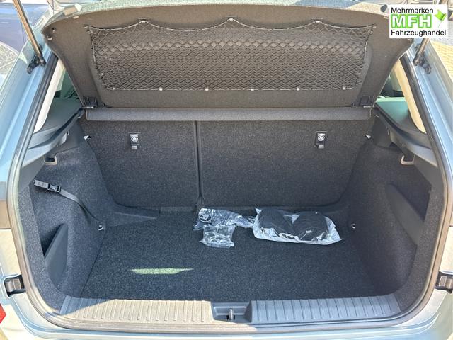 Skoda / Kamiq / Silber / / / SHZ+KAMERA+SMARTLINK+PDC+LED+16 ALU, Bei den verwendeten Bildern kann es sich um Beispielbilder handeln, ggf. teilweise mit Sonderausstattung.