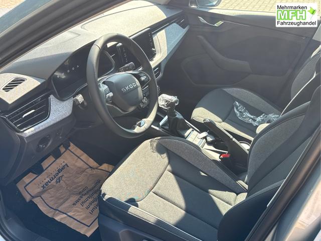 Skoda / Kamiq / Silber / / / SHZ+KAMERA+SMARTLINK+PDC+LED+16 ALU, Bei den verwendeten Bildern kann es sich um Beispielbilder handeln, ggf. teilweise mit Sonderausstattung.